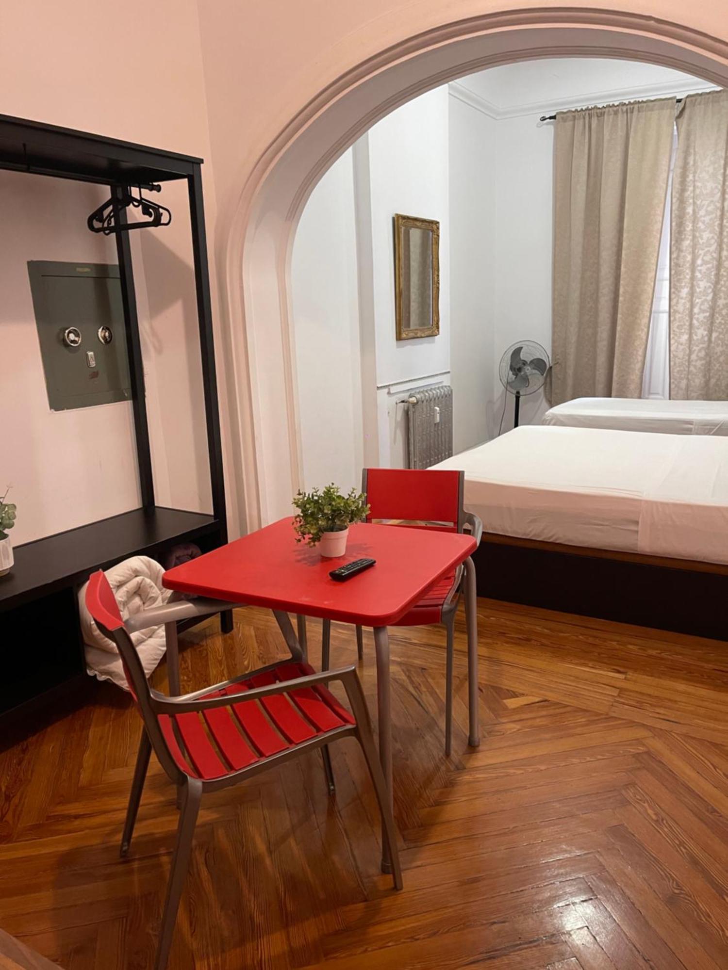 Hotel Grand Via House Madrid Exterior foto